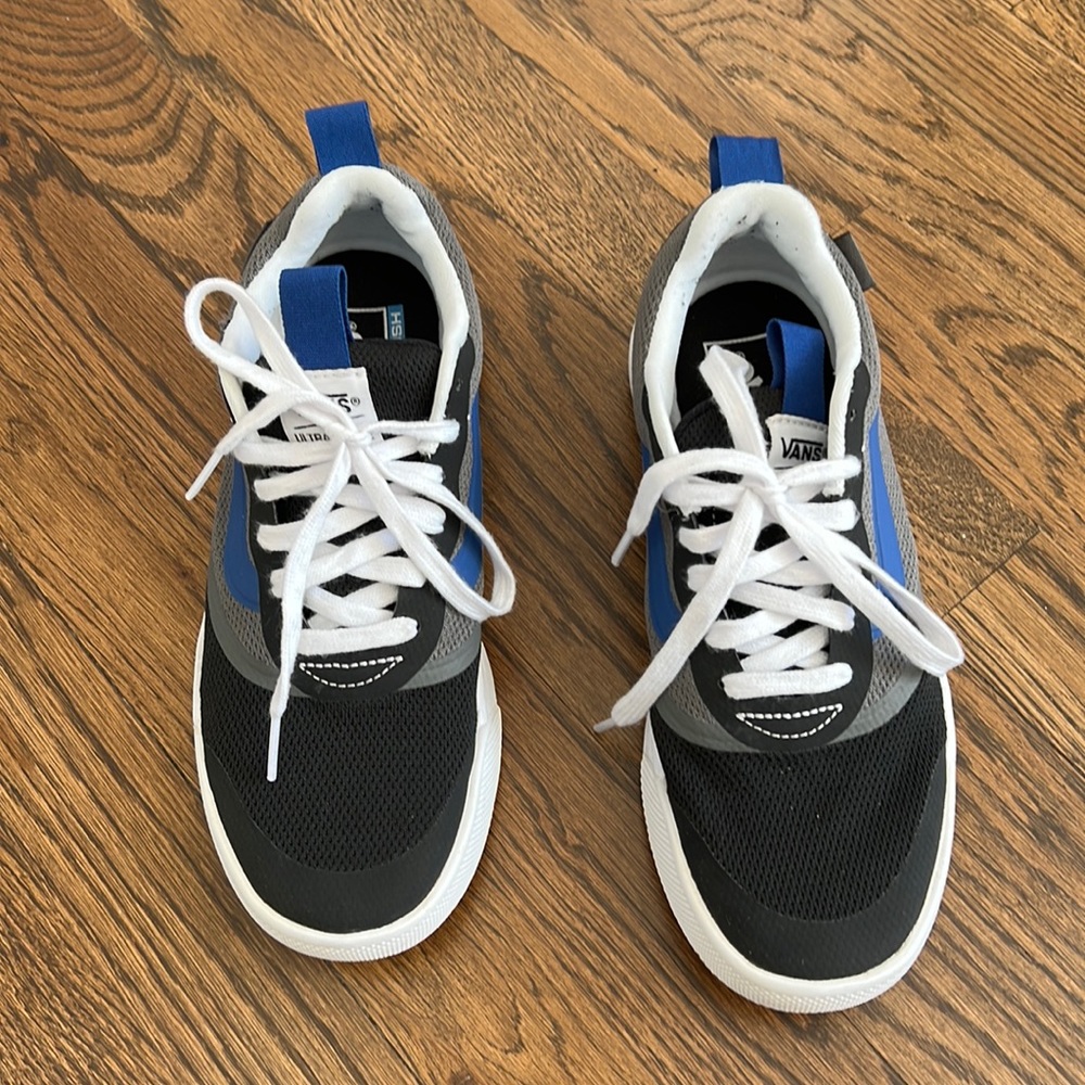 Vans Ultra Range - size US 7 men / US 8.5 women